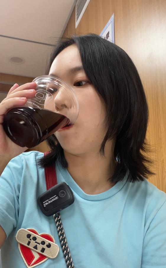 DƬ